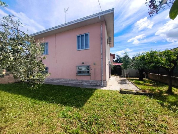 casa indipendente in vendita a San Giovanni in Marignano