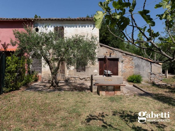 intera palazzina a San Giovanni in Marignano in zona Santa Maria in Pietrafitta