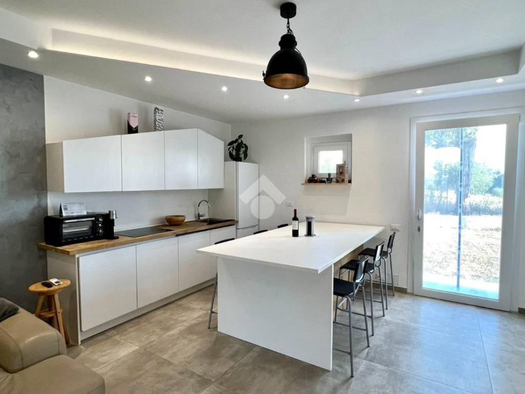 casa indipendente in vendita a Santarcangelo di Romagna in zona Montalbano