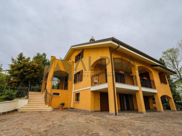 casa indipendente in vendita a Santarcangelo di Romagna