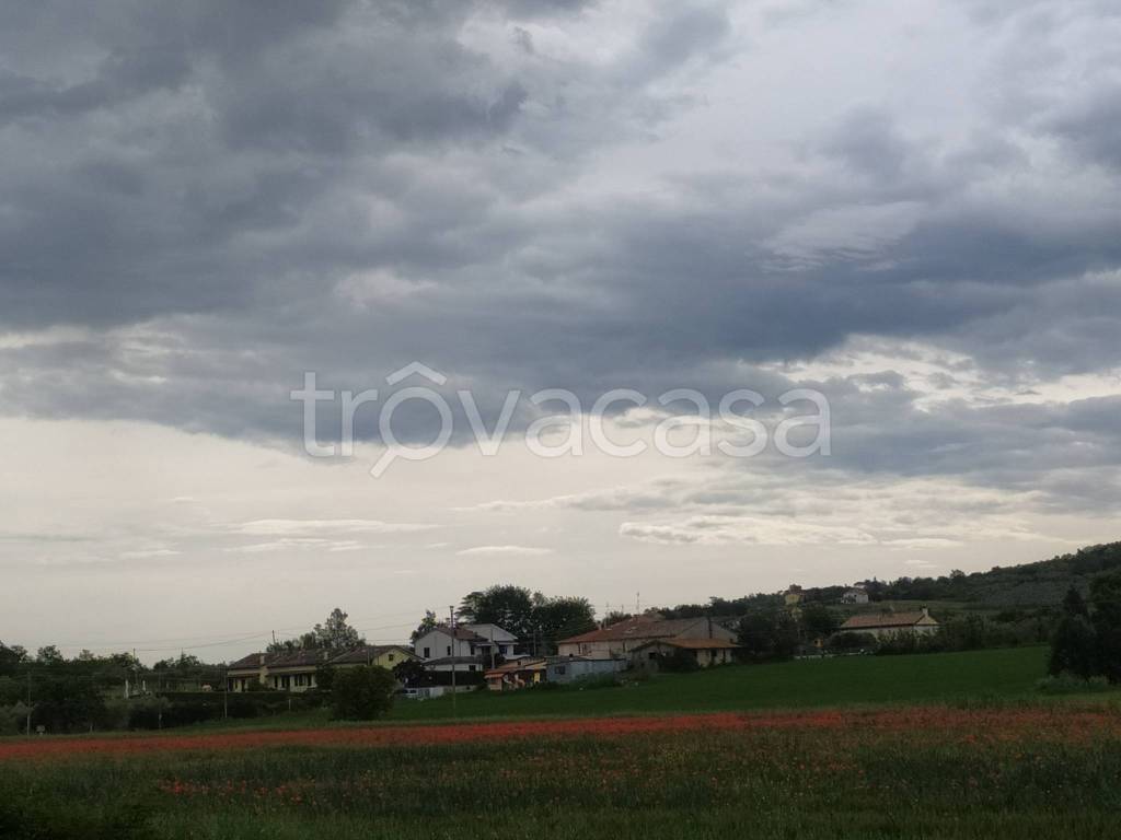 locale commerciale in vendita a Santarcangelo di Romagna in zona Sant'Ermete