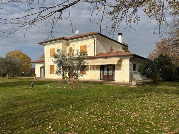 casa indipendente in vendita a Santarcangelo di Romagna