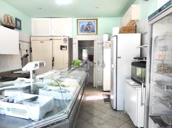 negozio in vendita a Santarcangelo di Romagna in zona San Vito