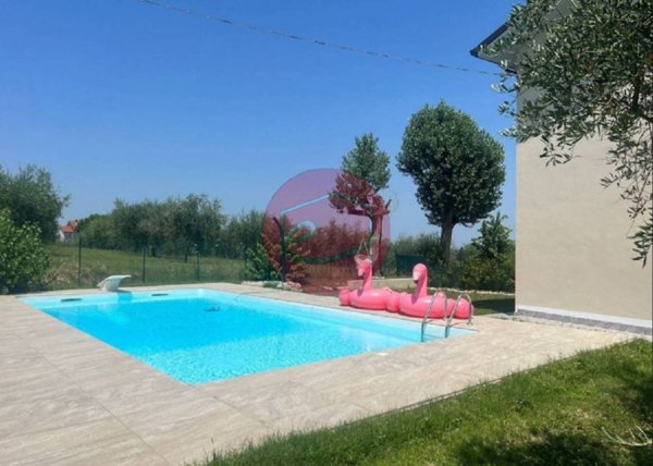 casa indipendente in vendita a Santarcangelo di Romagna in zona Montalbano