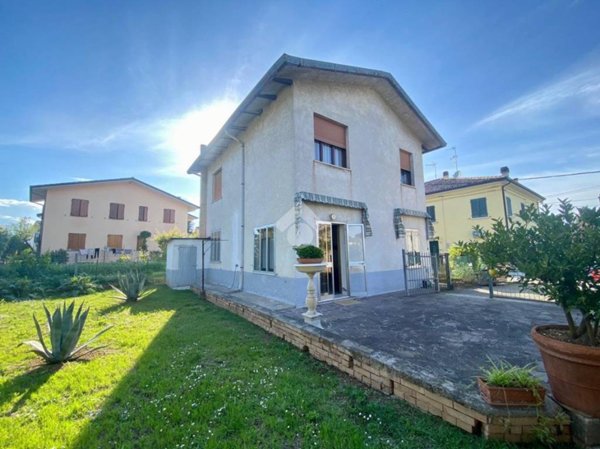 casa indipendente a Santarcangelo di Romagna in zona San Martino dei Mulini