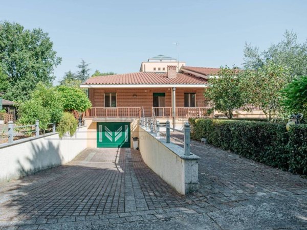 casa indipendente in vendita a Santarcangelo di Romagna
