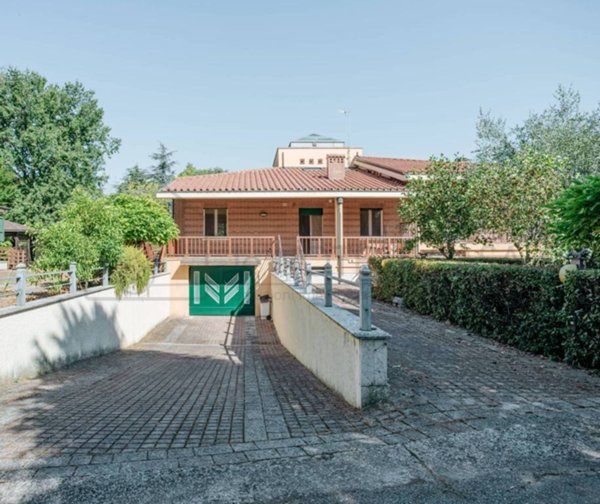 casa indipendente in vendita a Santarcangelo di Romagna