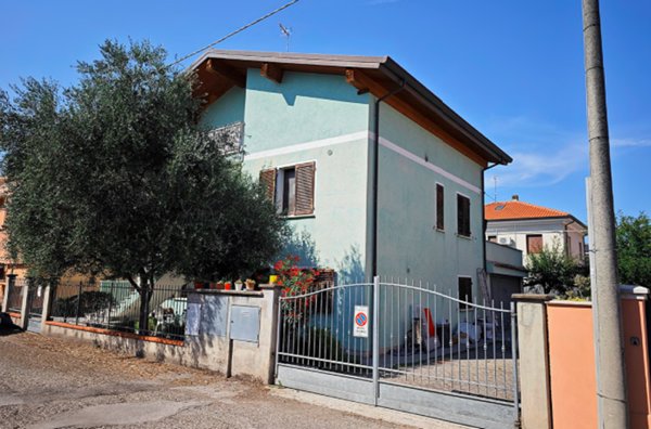 casa indipendente in vendita a Santarcangelo di Romagna