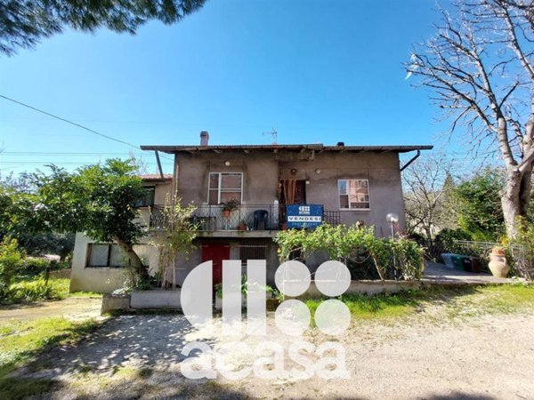 casa indipendente in vendita a Santarcangelo di Romagna in zona Montalbano