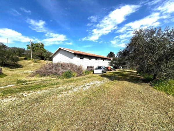 locale commerciale in vendita a Santarcangelo di Romagna