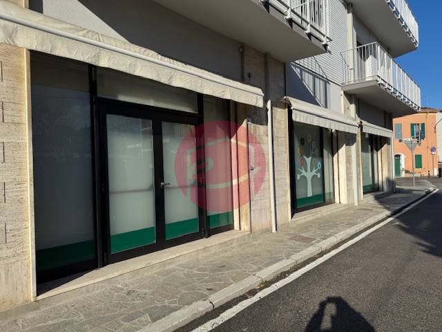 negozio in vendita a Santarcangelo di Romagna