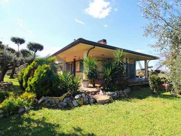 casa indipendente in vendita a Santarcangelo di Romagna in zona Sant'Ermete