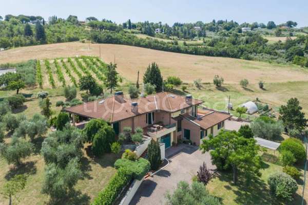 casa indipendente in vendita a Santarcangelo di Romagna