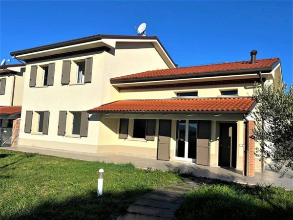 casa indipendente in vendita a Santarcangelo di Romagna
