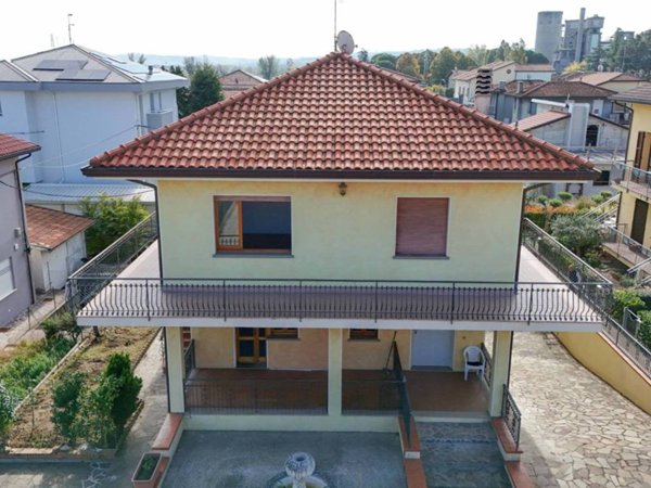 casa indipendente in vendita a Santarcangelo di Romagna in zona San Michele