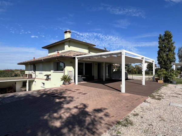 casa indipendente in vendita a Santarcangelo di Romagna