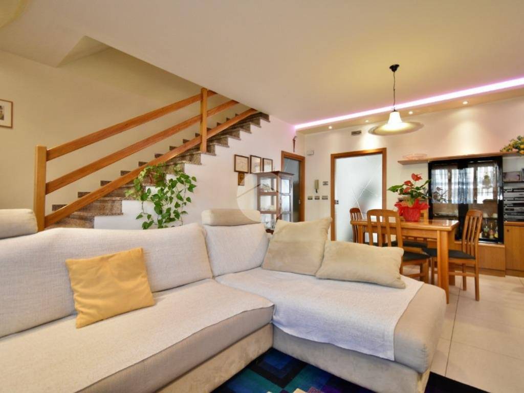 casa indipendente in vendita a Santarcangelo di Romagna