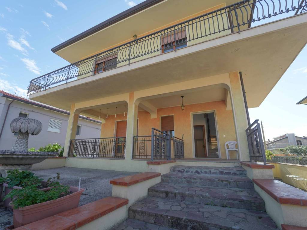casa indipendente in vendita a Santarcangelo di Romagna in zona San Michele