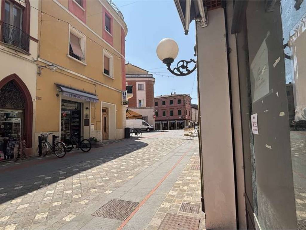 negozio in vendita a Santarcangelo di Romagna