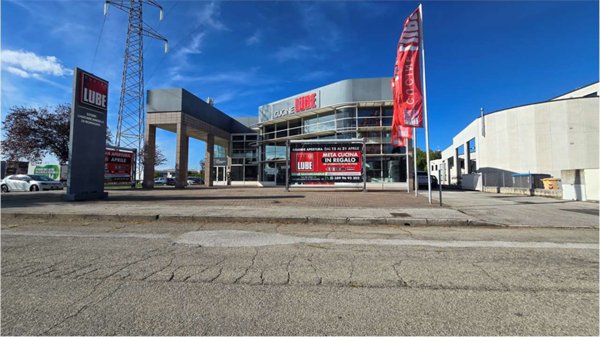 locale commerciale in vendita a Santarcangelo di Romagna