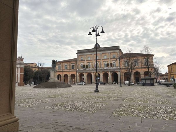 locale commerciale in vendita a Santarcangelo di Romagna