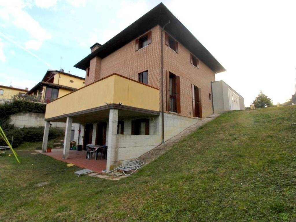 casa indipendente in vendita a Santarcangelo di Romagna
