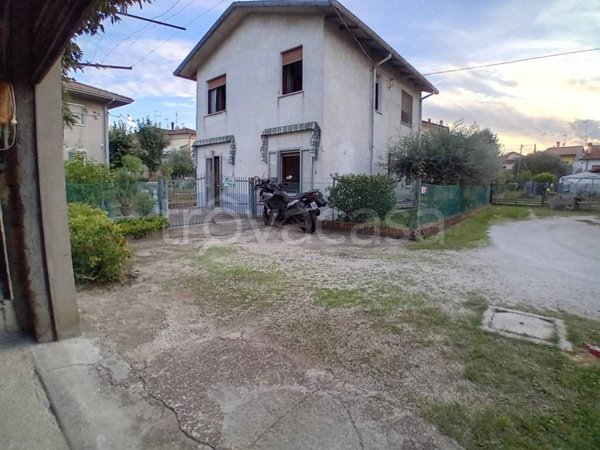 casa indipendente a Santarcangelo di Romagna in zona San Martino dei Mulini