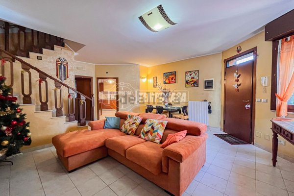 casa indipendente in vendita a Santarcangelo di Romagna