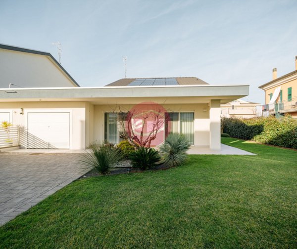 casa indipendente in vendita a Santarcangelo di Romagna