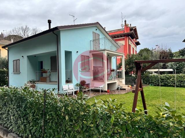 casa indipendente in vendita a Santarcangelo di Romagna