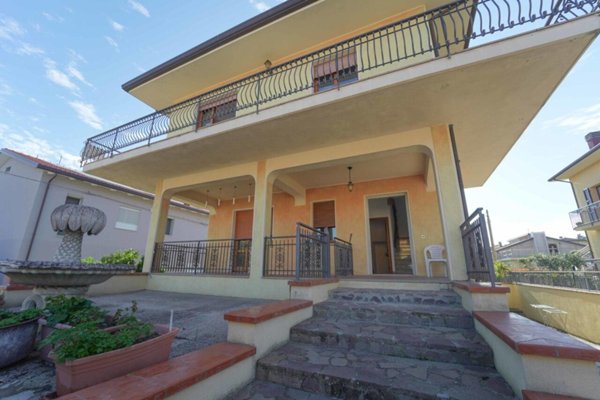 casa indipendente in vendita a Santarcangelo di Romagna in zona San Michele