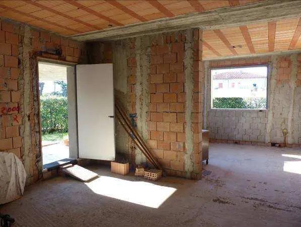 esavano in vendita a Santarcangelo di Romagna