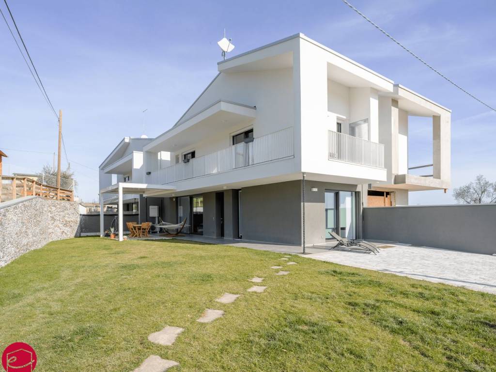 casa indipendente in vendita a Santarcangelo di Romagna