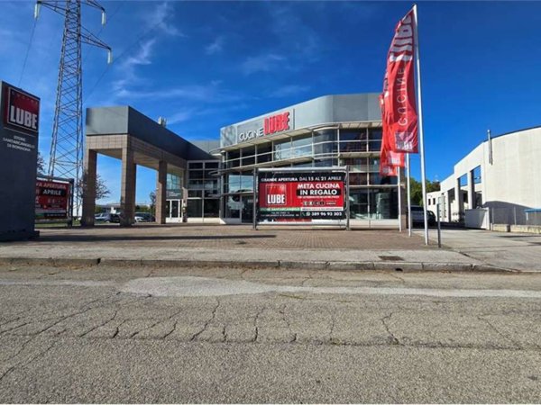 negozio in vendita a Santarcangelo di Romagna