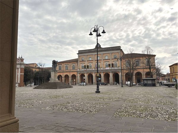 locale commerciale in vendita a Santarcangelo di Romagna