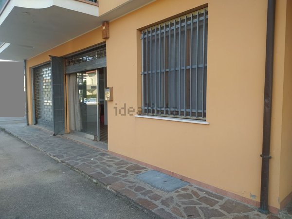 negozio in vendita a Santarcangelo di Romagna in zona San Vito