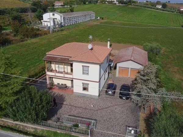 casa indipendente in vendita a Santarcangelo di Romagna in zona Montalbano