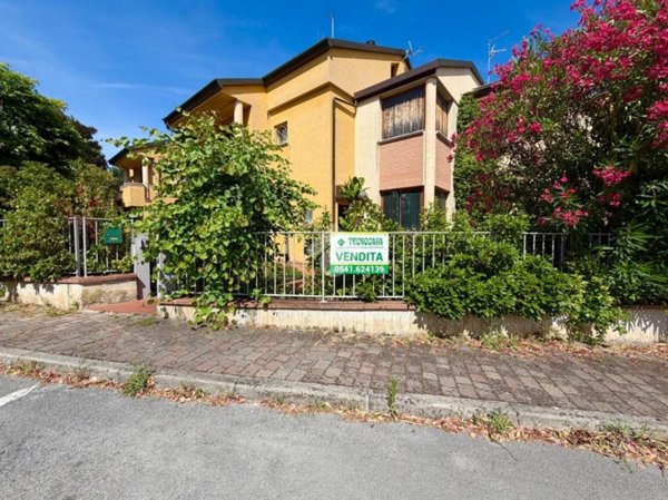 casa indipendente in vendita a Santarcangelo di Romagna