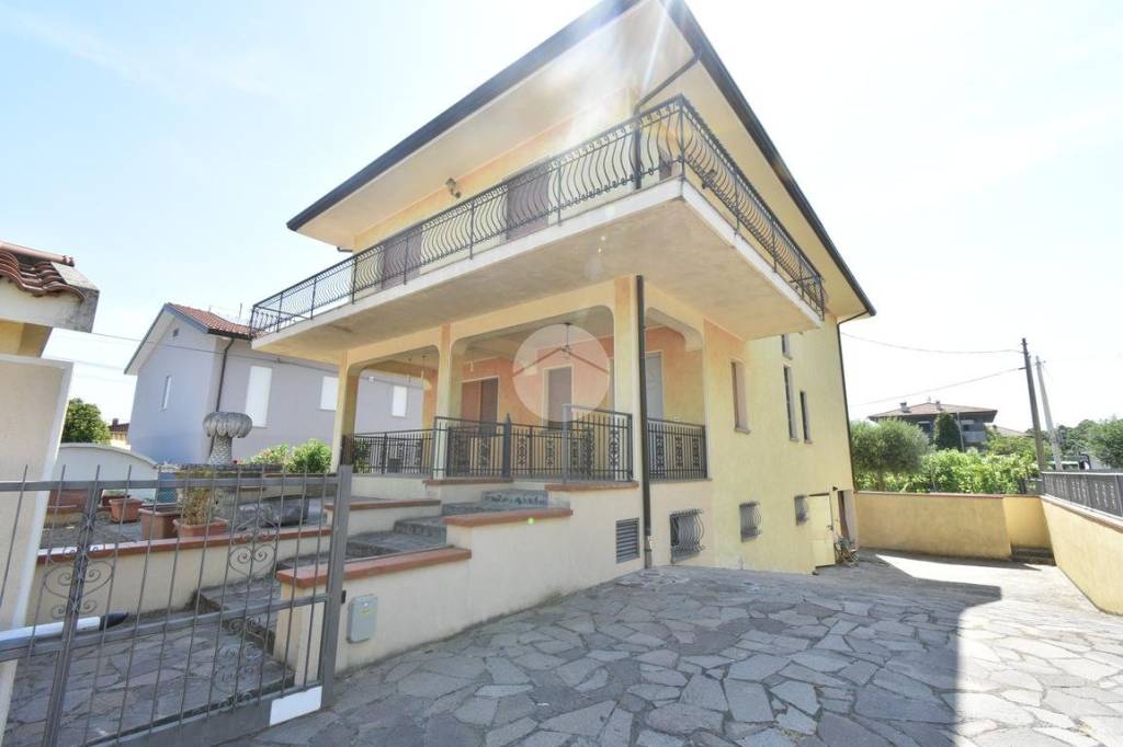casa indipendente in vendita a Santarcangelo di Romagna in zona San Michele