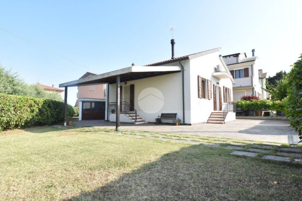 casa indipendente in vendita a Santarcangelo di Romagna in zona La Giola