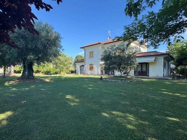 casa indipendente in vendita a Santarcangelo di Romagna