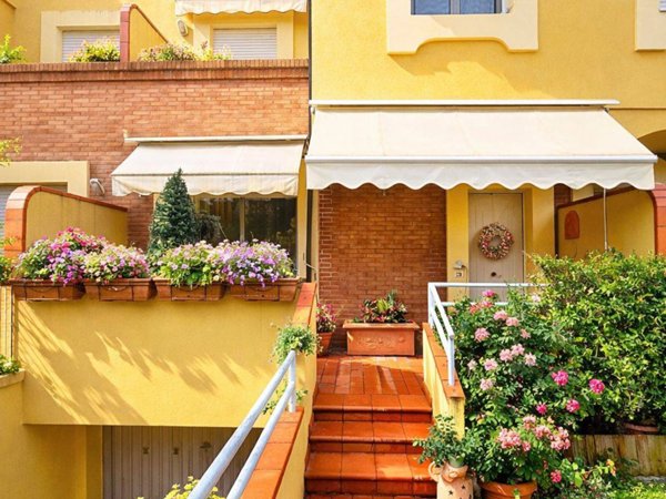 casa indipendente in vendita a Santarcangelo di Romagna