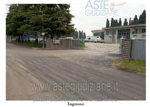locale commerciale in vendita a Santarcangelo di Romagna