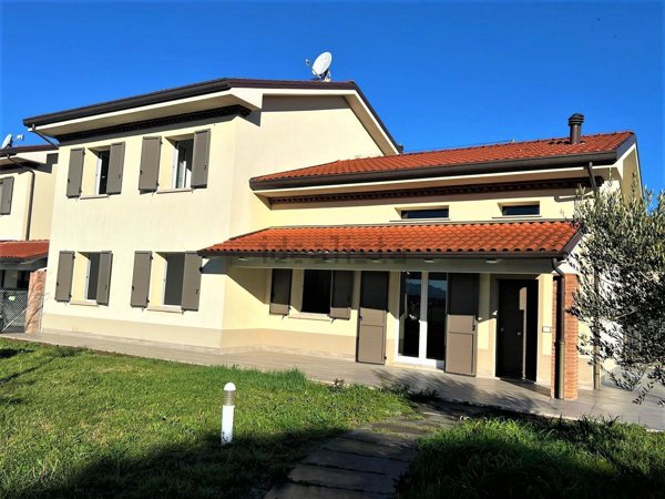 casa indipendente in vendita a Santarcangelo di Romagna
