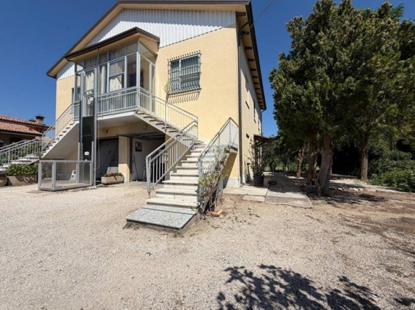 casa indipendente in vendita a Santarcangelo di Romagna
