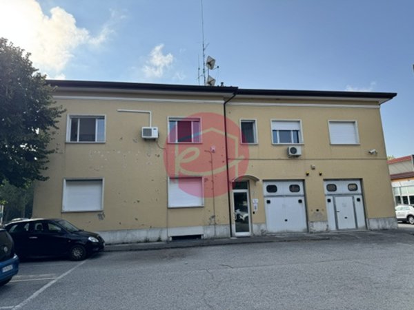 ufficio in vendita a Santarcangelo di Romagna