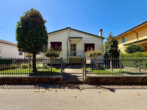 casa indipendente in vendita a Santarcangelo di Romagna