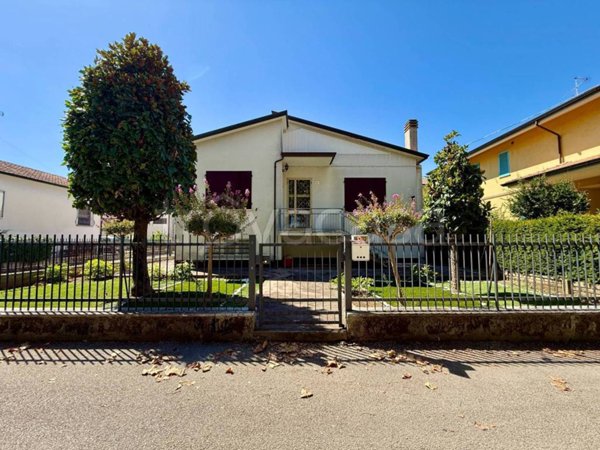 casa indipendente in vendita a Santarcangelo di Romagna