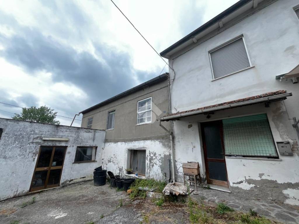 appartamento in vendita a Santarcangelo di Romagna in zona Montalbano