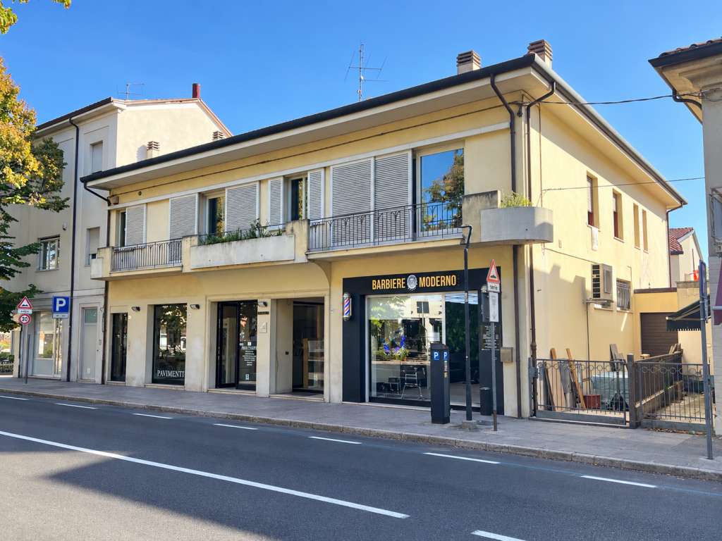 locale commerciale in vendita a Santarcangelo di Romagna